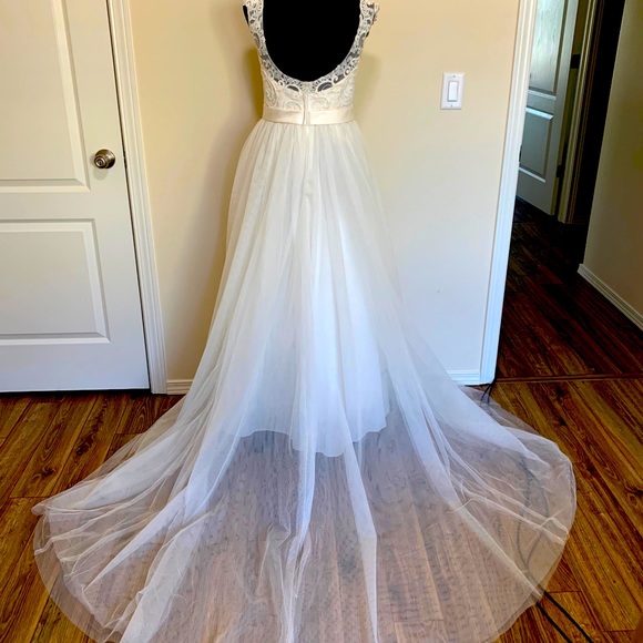 David’s Bridal Tulle Wedding Dress with Lace Illusion Neckline - Picture 3 of 14